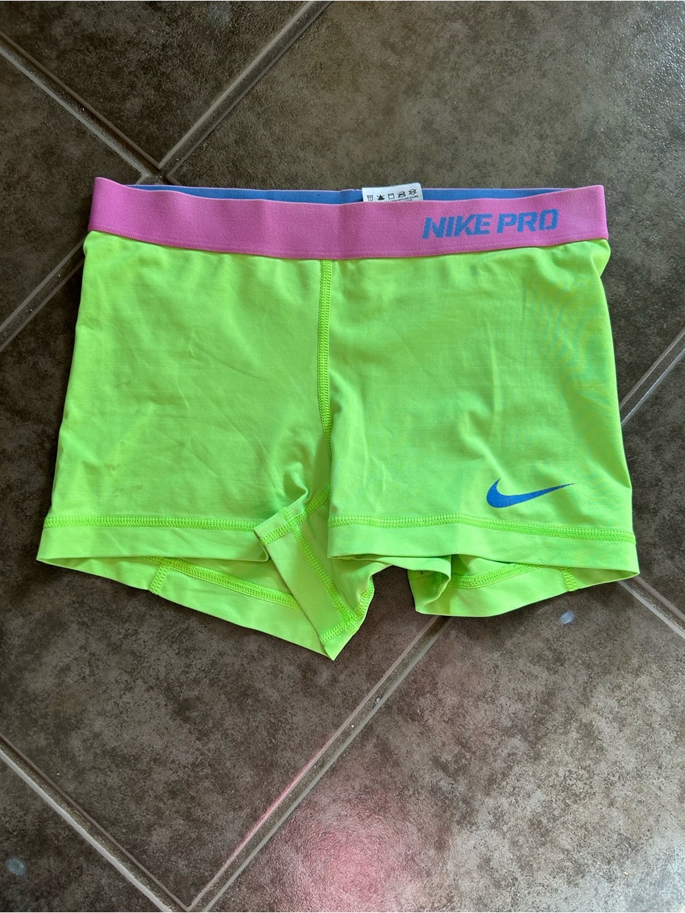 🏃🏻‍♀️2/15$ - Women's Neon Green Compression Shorts with Pink Waistband